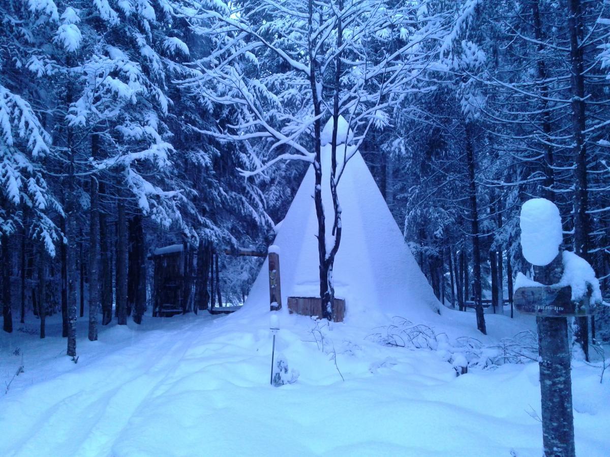 Aux Tipis De La Riviere Sauvage Villa Saint Romain Ngoại thất bức ảnh